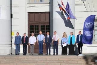 Лучших первокурсников по результатам ЕГЭ и ДВИ наградили памятными медальонами